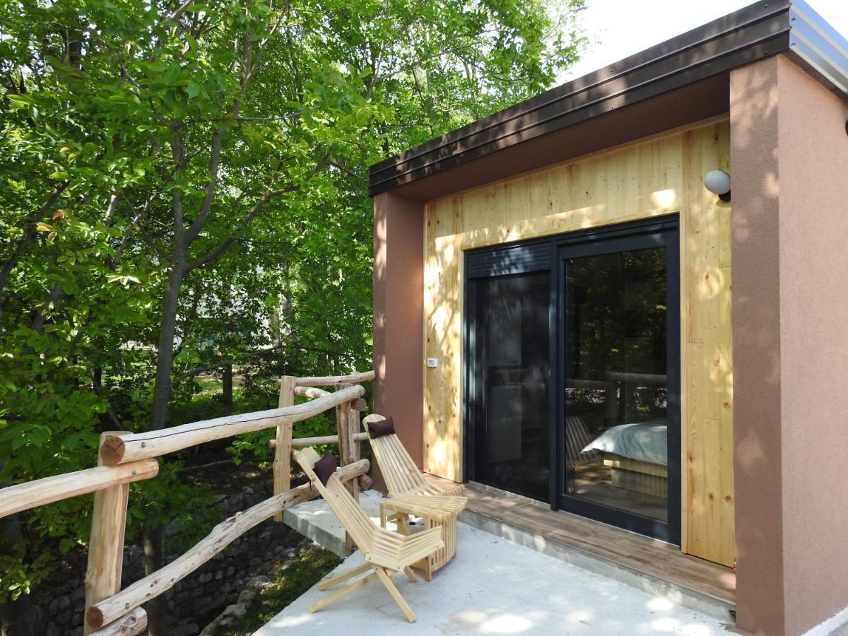 Pocitniski Hisici - Small Holiday Houses อายดอฟช์ชีนา ภายนอก รูปภาพ