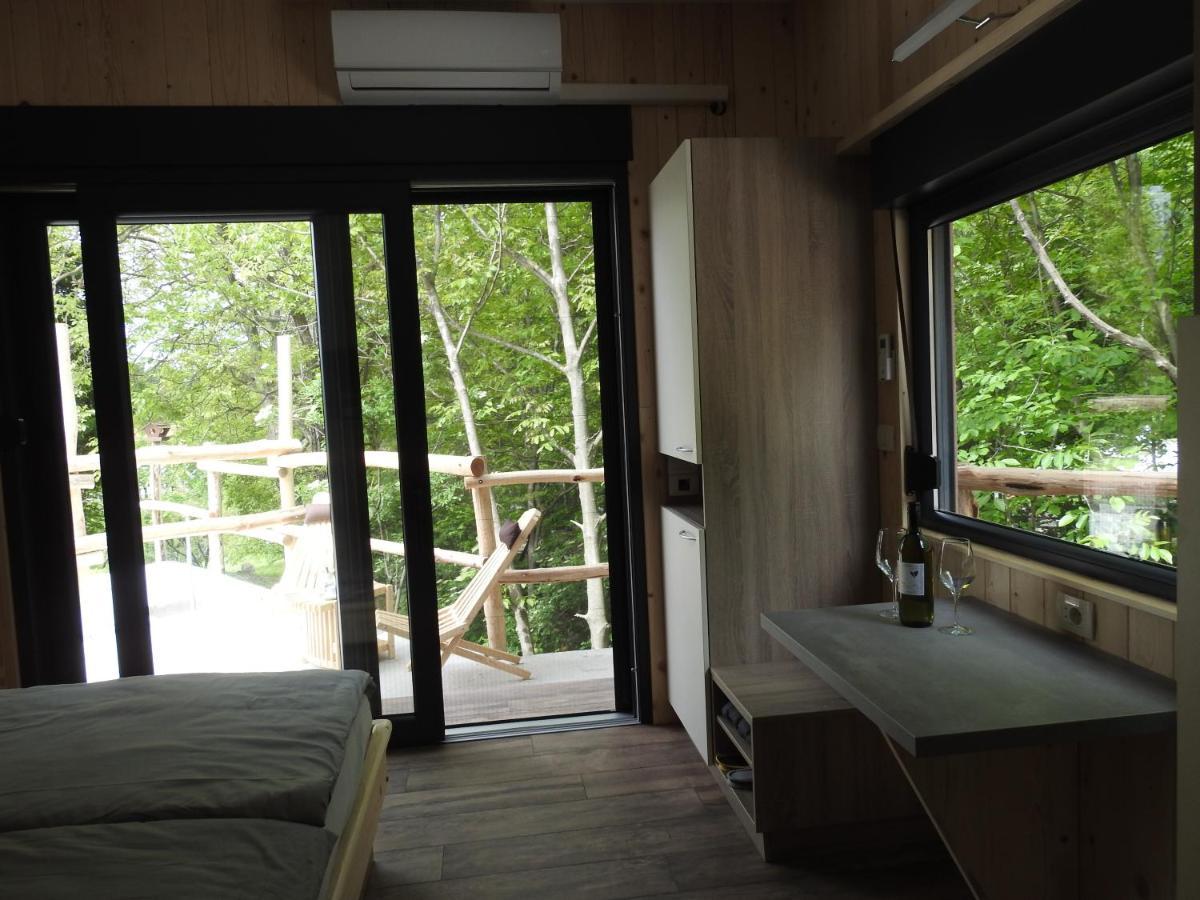 Pocitniski Hisici - Small Holiday Houses อายดอฟช์ชีนา ภายนอก รูปภาพ