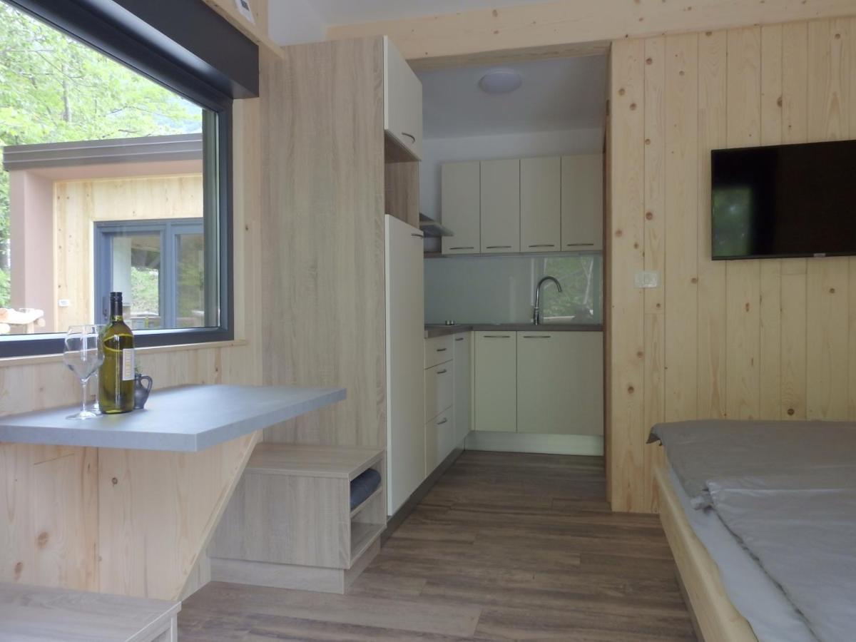 Pocitniski Hisici - Small Holiday Houses อายดอฟช์ชีนา ภายนอก รูปภาพ