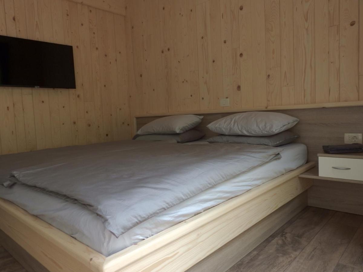 Pocitniski Hisici - Small Holiday Houses อายดอฟช์ชีนา ภายนอก รูปภาพ
